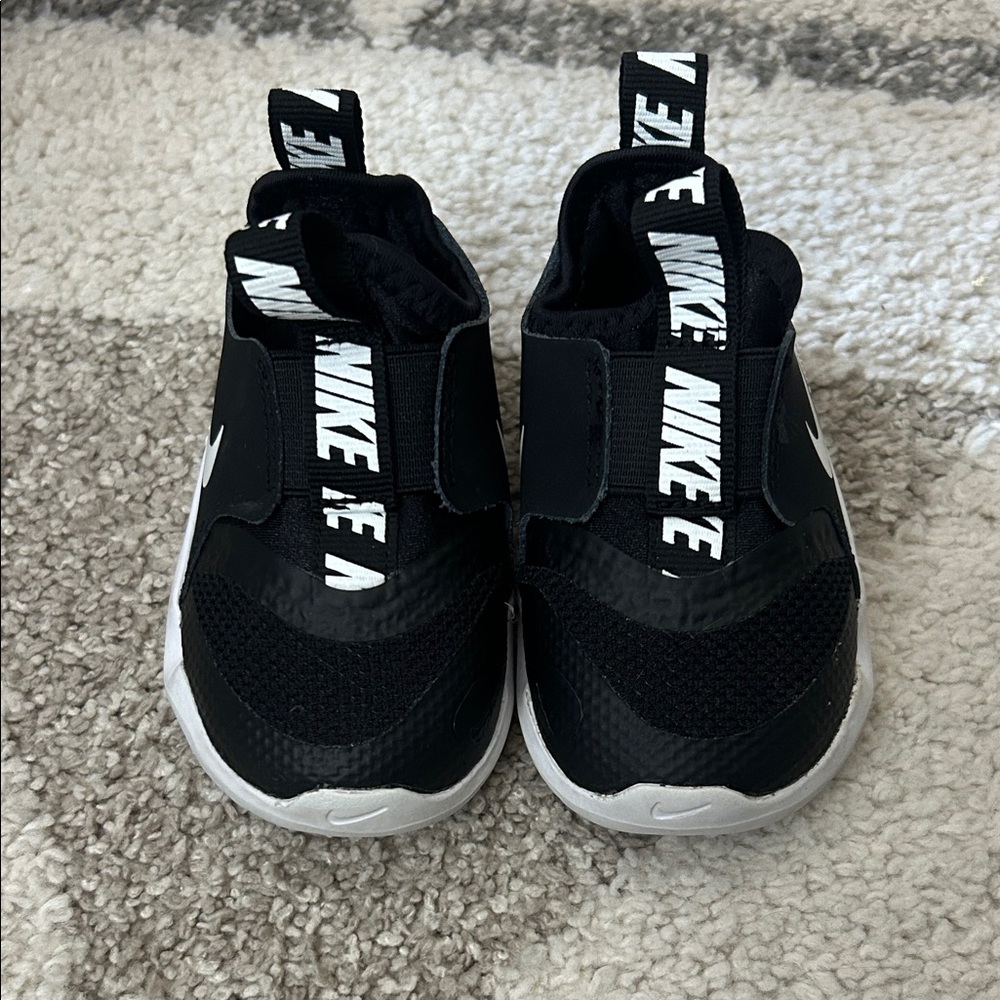 Nike Kids Black and White Slip-On Sneakers size 4c- toddler size 4